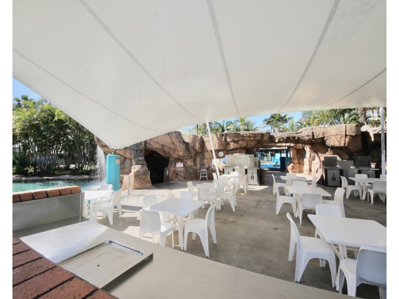 85/10 Alexandra Avenue, Broadbeach QLD 4218