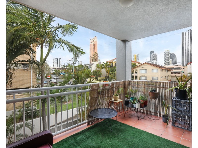 8/2761 Gold Coast Highway, Broadbeach QLD 4218