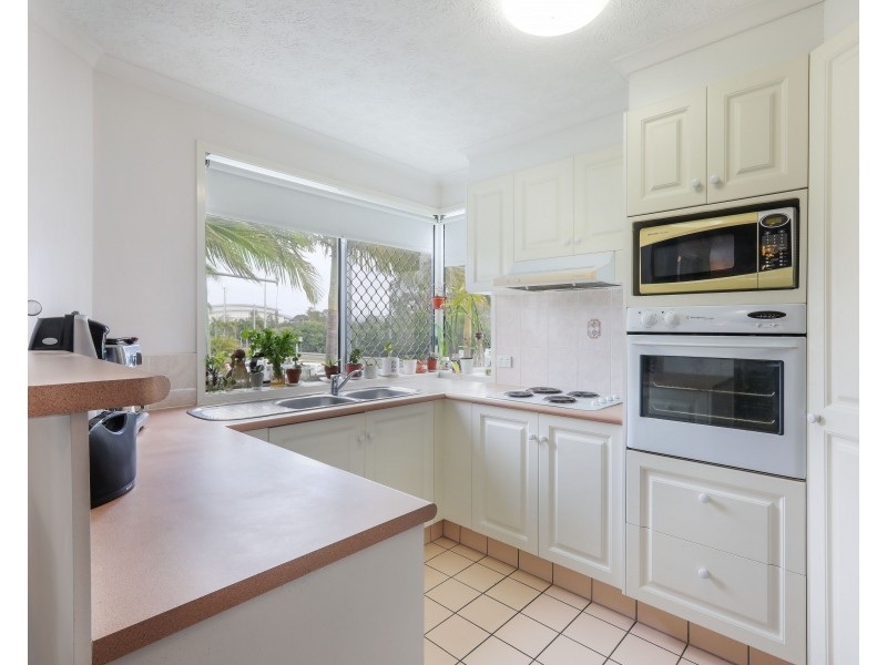 8/2761 Gold Coast Highway, Broadbeach QLD 4218