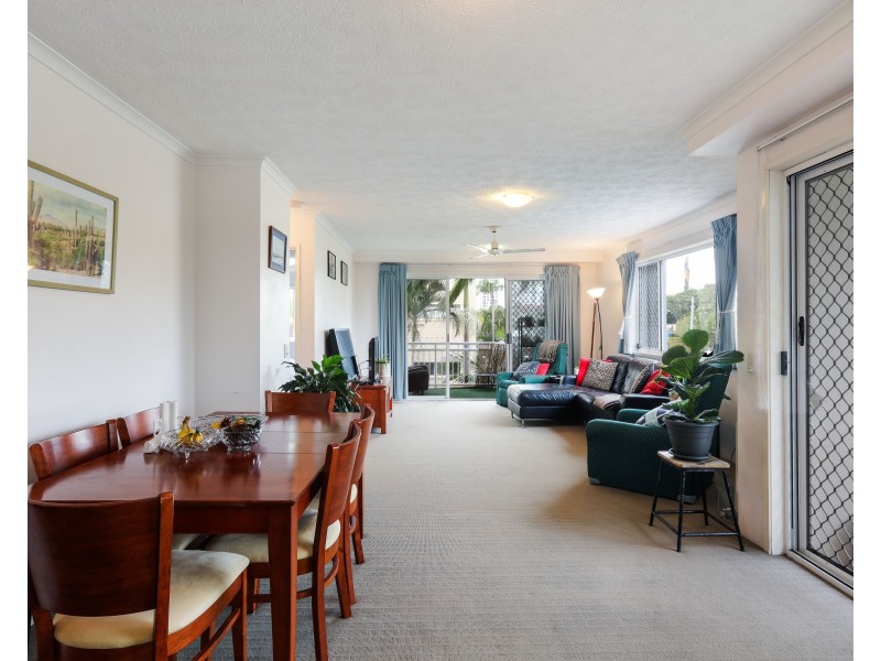 8/2761 Gold Coast Highway, Broadbeach QLD 4218