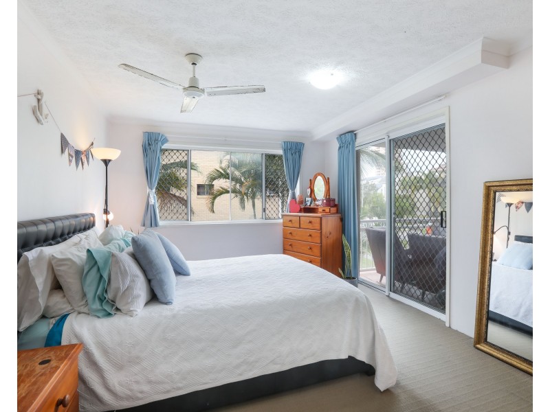 8/2761 Gold Coast Highway, Broadbeach QLD 4218