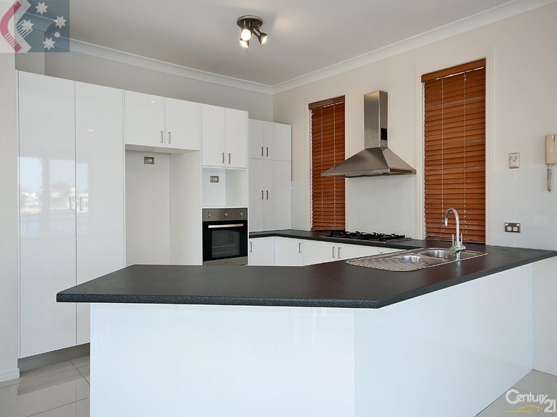 35 Cayman Drive, Clear Island Waters QLD 4226