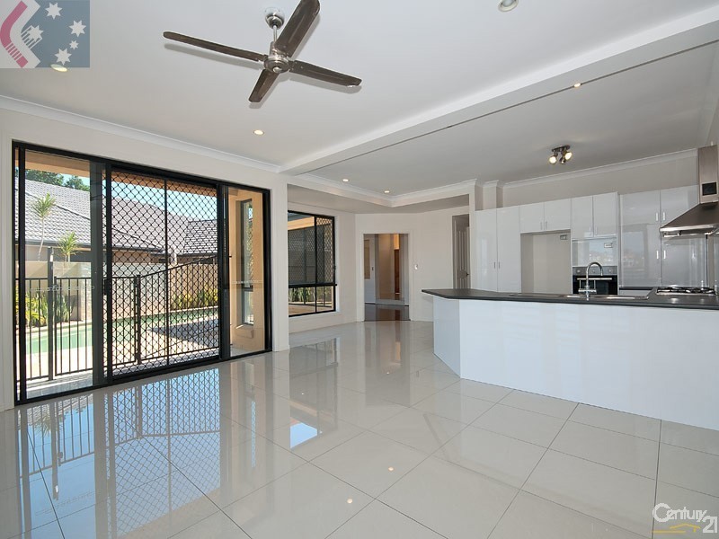 35 Cayman Drive, Clear Island Waters QLD 4226