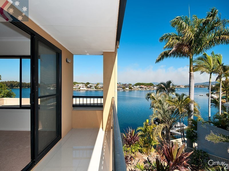 35 Cayman Drive, Clear Island Waters QLD 4226