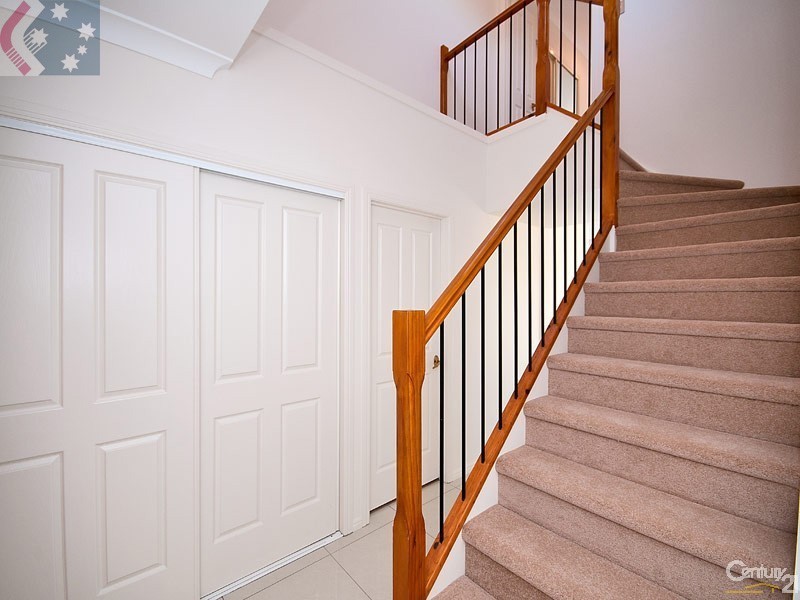 35 Cayman Drive, Clear Island Waters QLD 4226