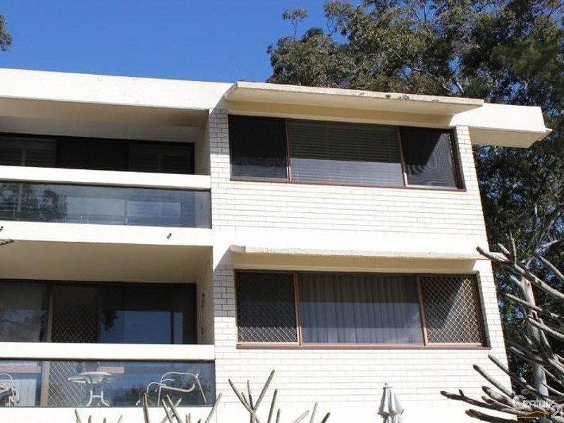 30 Holland Court, Broadbeach Waters QLD 4218