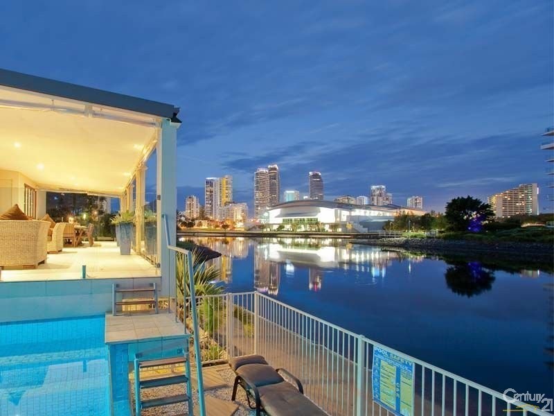 139 Allambi Avenue, Broadbeach Waters QLD 4218