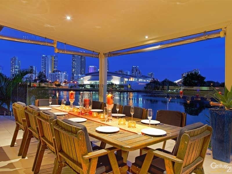 139 Allambi Avenue, Broadbeach Waters QLD 4218