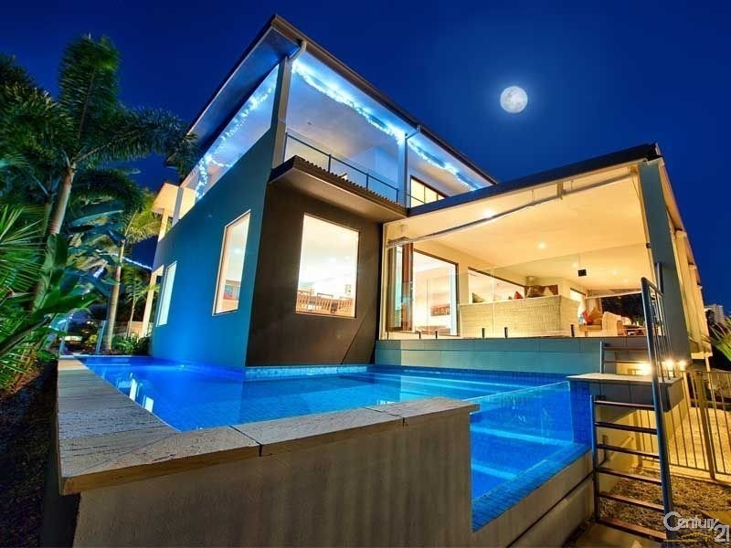 139 Allambi Avenue, Broadbeach Waters QLD 4218