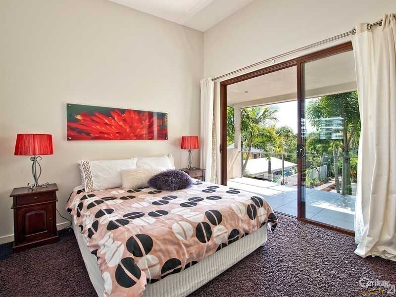 139 Allambi Avenue, Broadbeach Waters QLD 4218