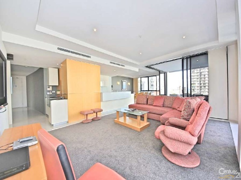 17 Albert Avenue, Broadbeach QLD 4218