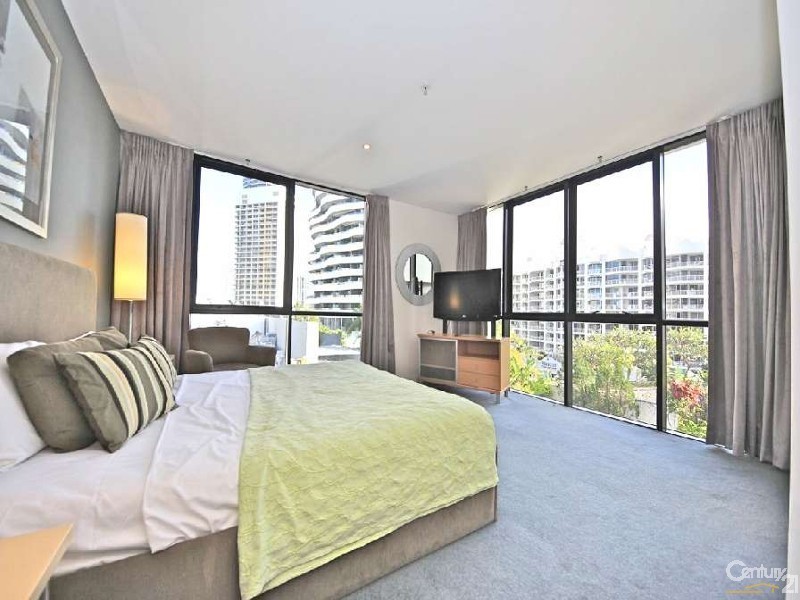 17 Albert Avenue, Broadbeach QLD 4218
