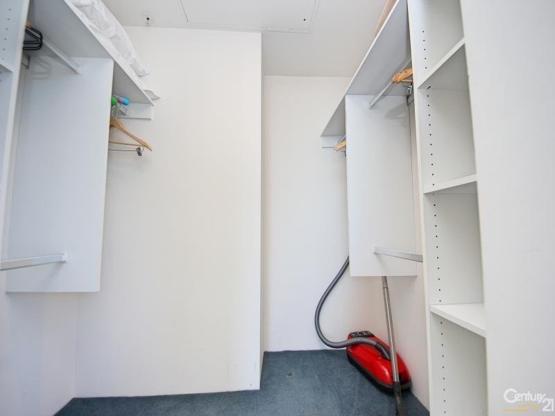 17 Albert Avenue, Broadbeach QLD 4218