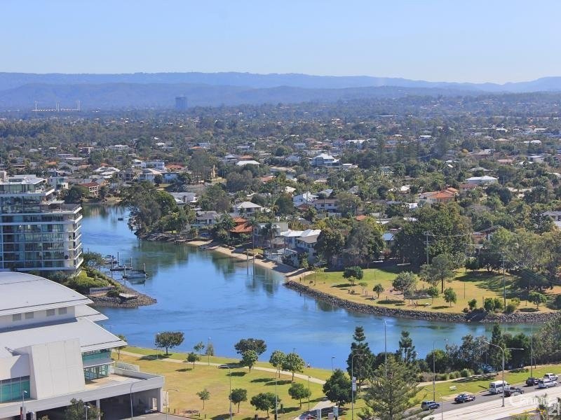 17 Albert Avenue, Broadbeach QLD 4218