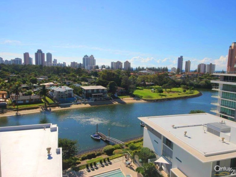33 T E Peters Drive, Broadbeach Waters QLD 4218