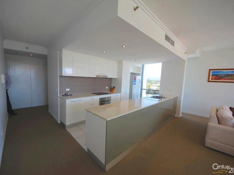 33 T E Peters Drive, Broadbeach Waters QLD 4218