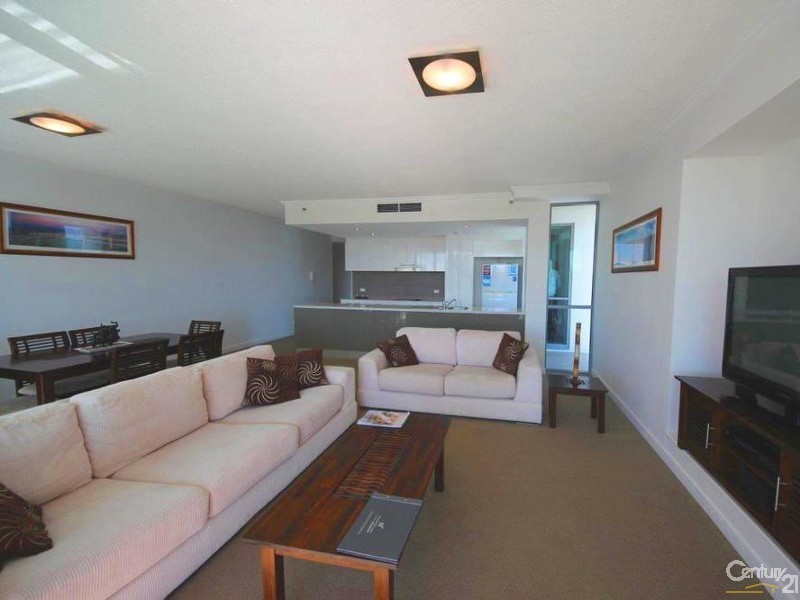 33 T E Peters Drive, Broadbeach Waters QLD 4218