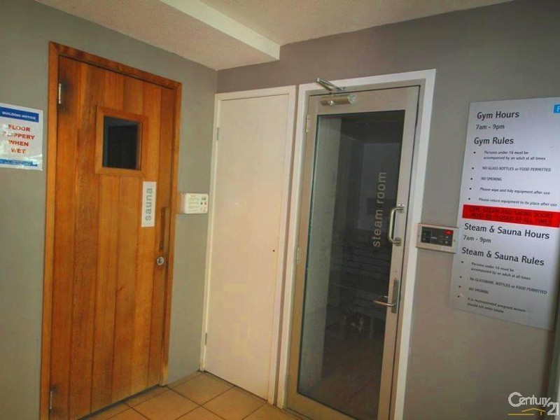 33 T E Peters Drive, Broadbeach Waters QLD 4218