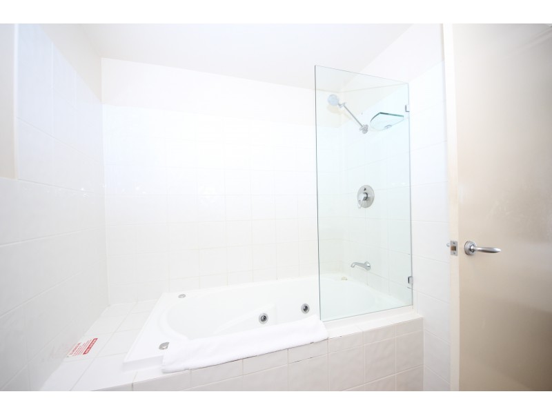 905/42 Surf Parade, Broadbeach QLD 4218