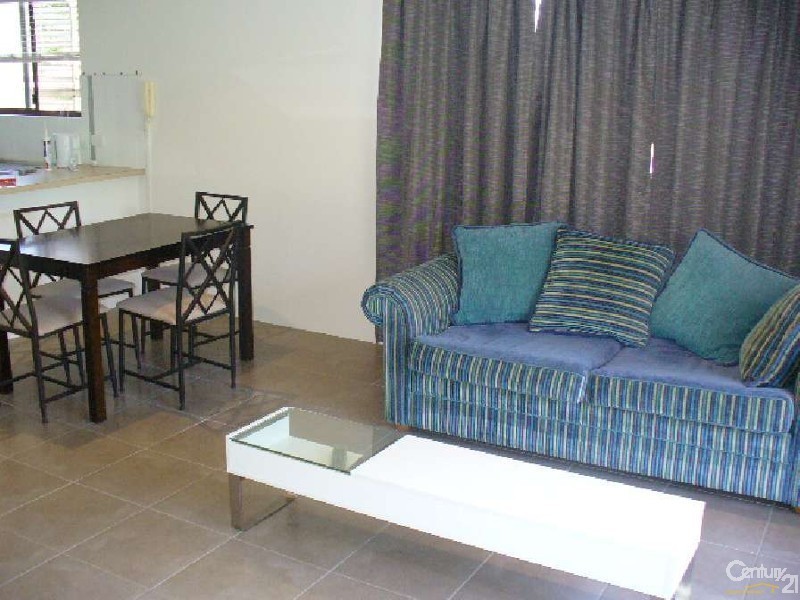 6/25 Britannia Avenue, Broadbeach QLD 4218