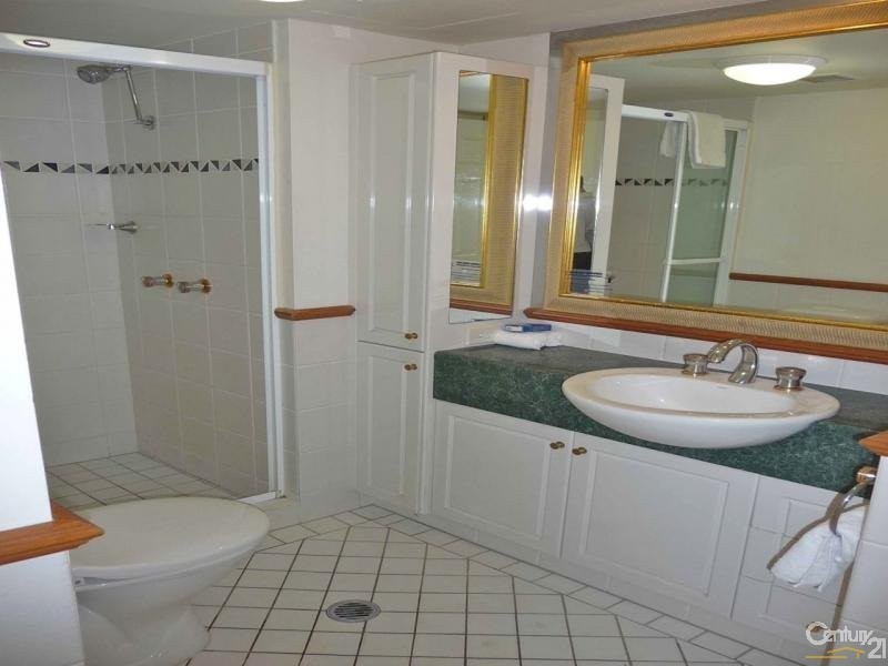 90 Surf Parade, Broadbeach QLD 4218