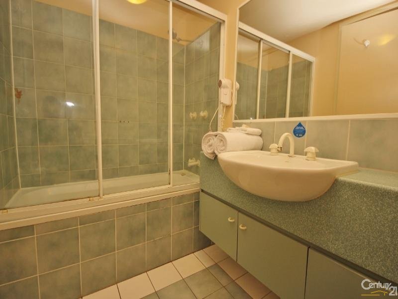 72/10-16 Alexandra Avenue, Broadbeach QLD 4218