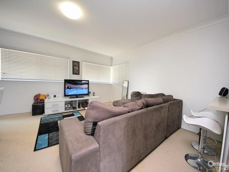 9-11 Old Burleigh Rd, Surfers Paradise QLD 4217