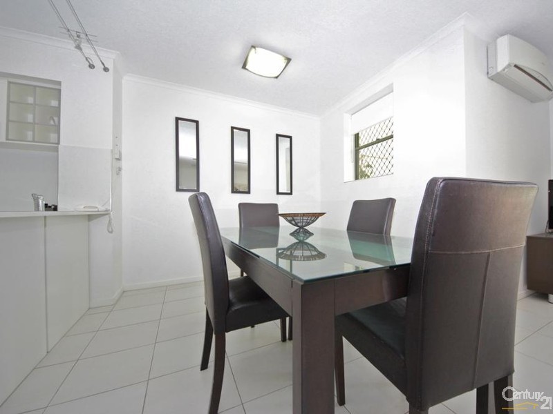 10 Alexandra Avenue, Broadbeach QLD 4218