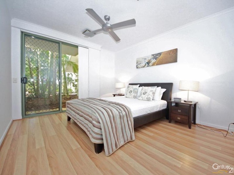 10 Alexandra Avenue, Broadbeach QLD 4218