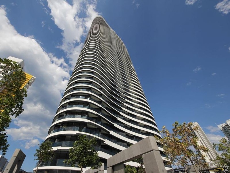 21706 Charles Avenue, Broadbeach QLD 4218