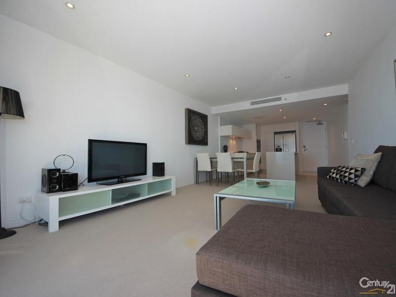 21706 Charles Avenue, Broadbeach QLD 4218