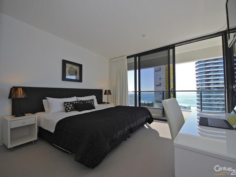 21706 Charles Avenue, Broadbeach QLD 4218