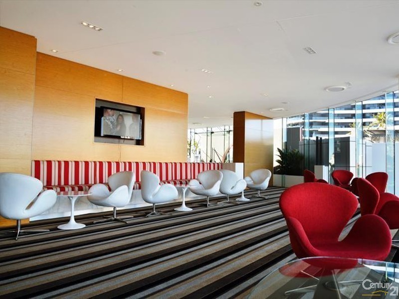 21706 Charles Avenue, Broadbeach QLD 4218