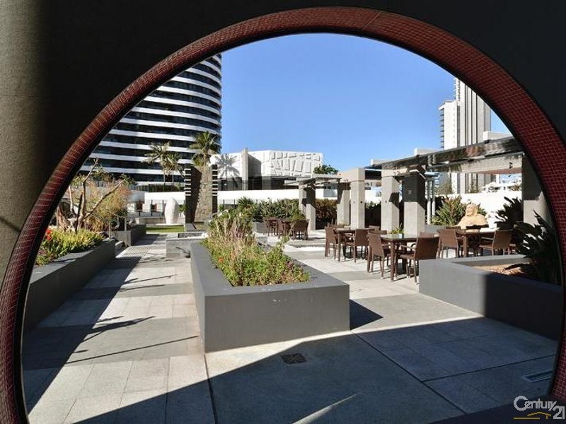 21706 Charles Avenue, Broadbeach QLD 4218