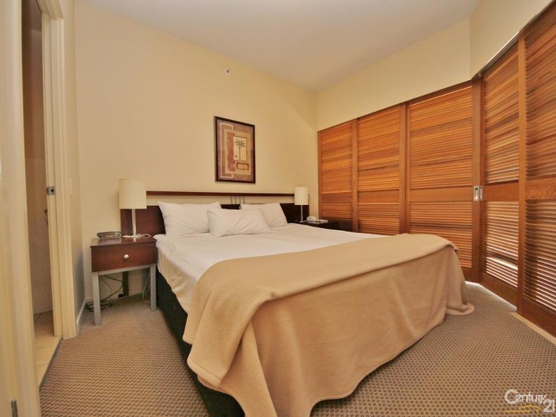 42 Surf Parade, Broadbeach QLD 4218