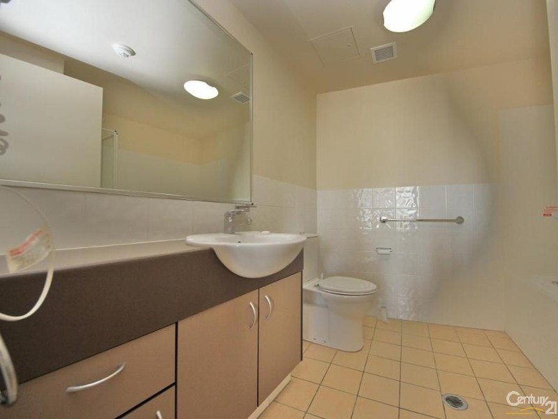 42 Surf Parade, Broadbeach QLD 4218