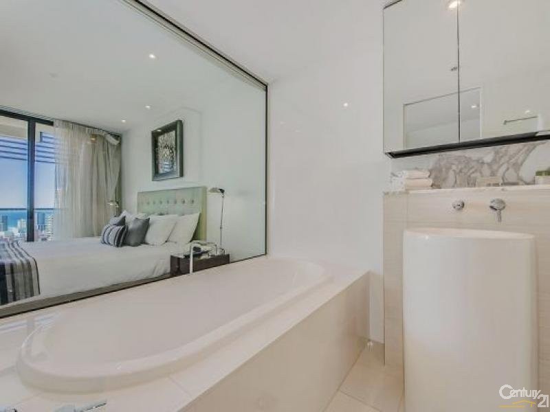 4 Charles Avenue, Broadbeach QLD 4218