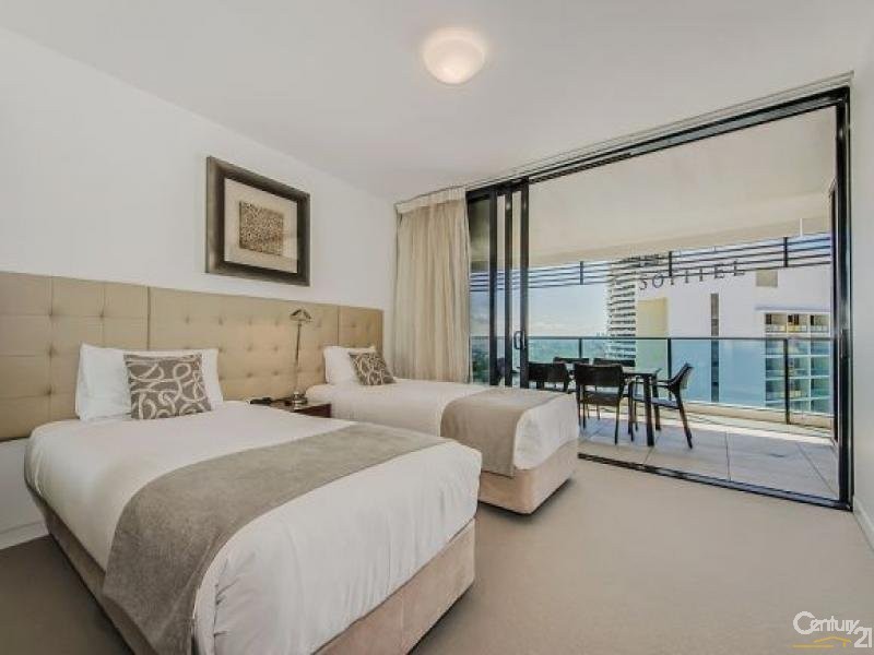 4 Charles Avenue, Broadbeach QLD 4218