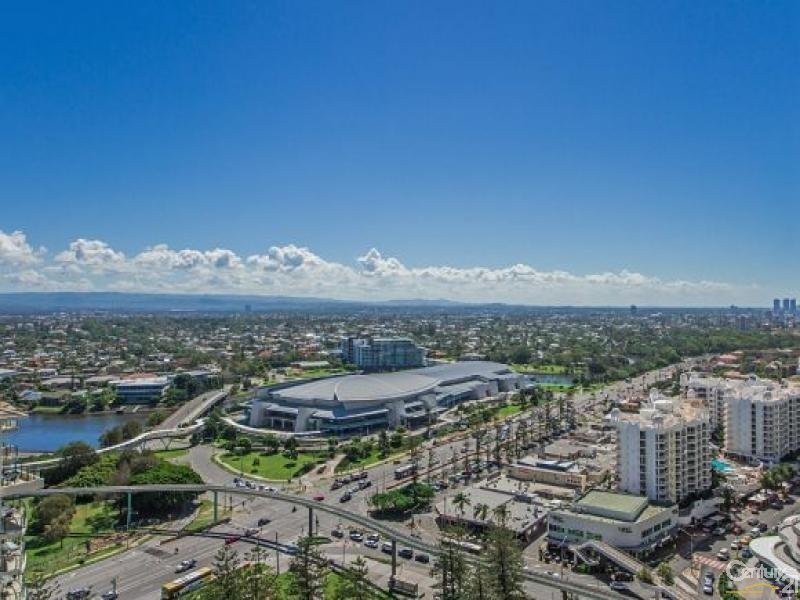 4 Charles Avenue, Broadbeach QLD 4218