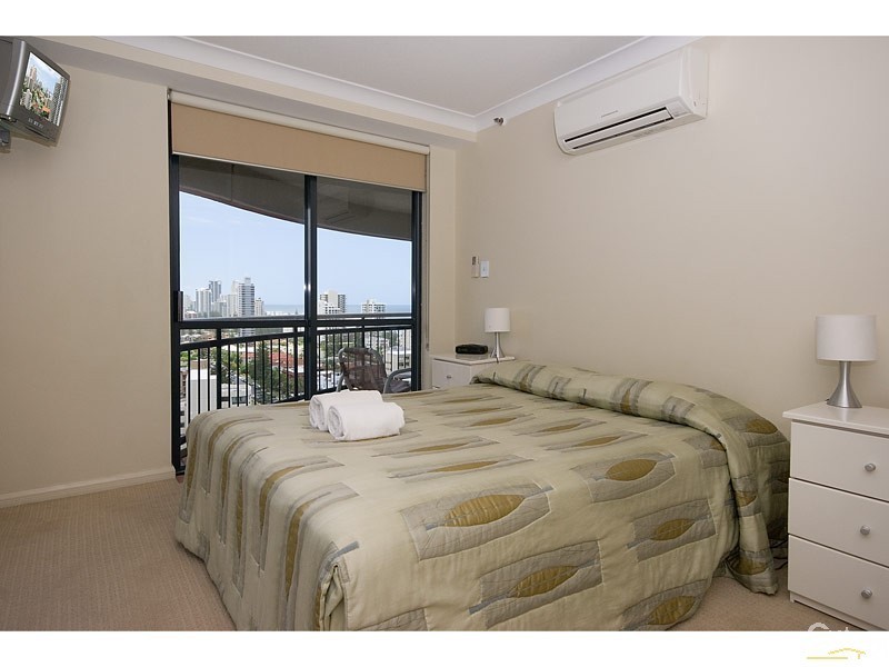 182/15 Victoria Avenue, Broadbeach QLD 4218