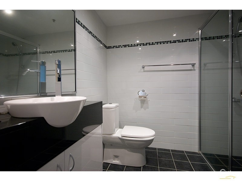 182/15 Victoria Avenue, Broadbeach QLD 4218
