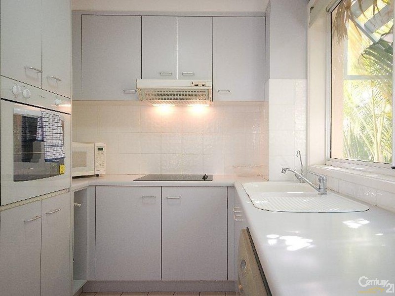 7/33 Beach Parade, Surfers Paradise QLD 4217