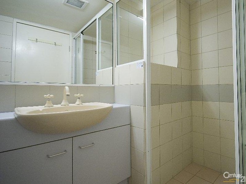 7/33 Beach Parade, Surfers Paradise QLD 4217