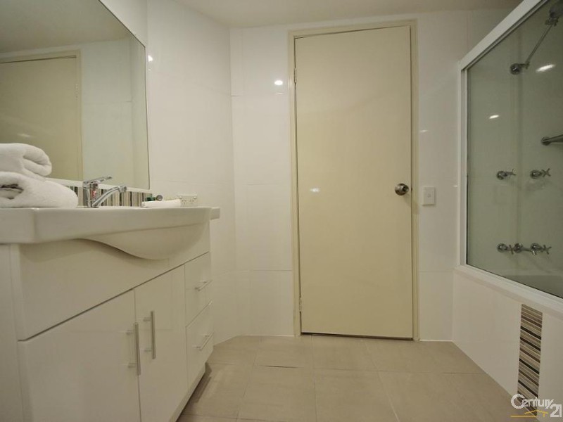 Broadbeach QLD 4218