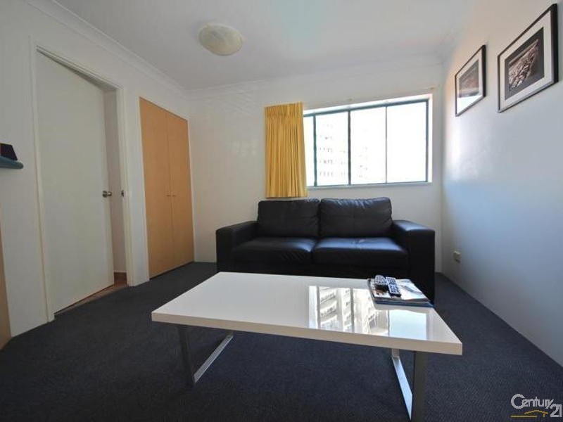 20 Anne Avenue, Broadbeach QLD 4218