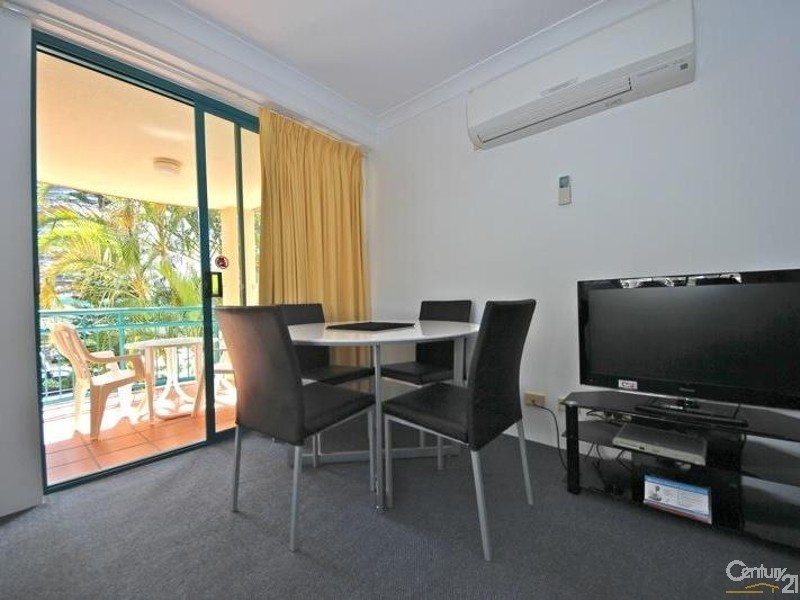 20 Anne Avenue, Broadbeach QLD 4218