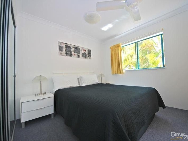 20 Anne Avenue, Broadbeach QLD 4218