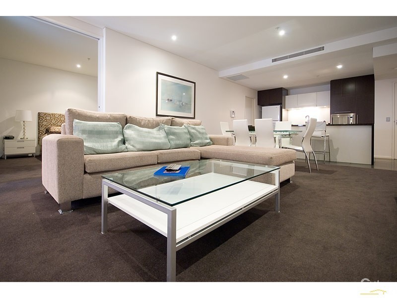 89 Surf Parade, Broadbeach QLD 4218