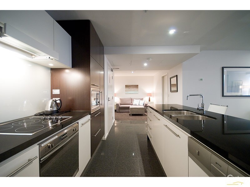 89 Surf Parade, Broadbeach QLD 4218