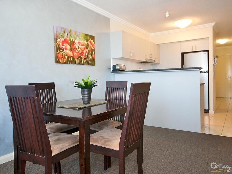 136 Marine Parade, Southport QLD 4215